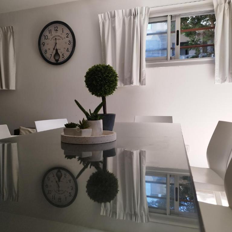 Departamento a 20 metros del mar y 1 cuadra centro. - Apartamento de 2 dormitorios - 48