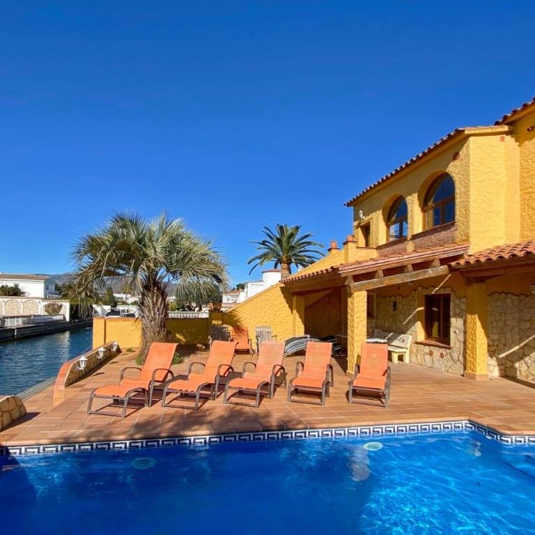 Ampuriahome Villa hosting 15, pool & mooring - Villa - 29
