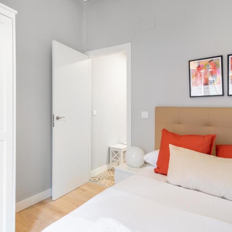 Refurbished Bright-2Bedrooms 1bathroom-Lavapies - Apartment - 25