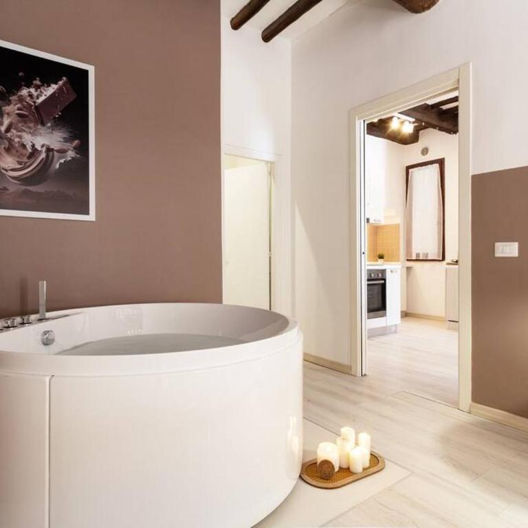 Flat with whirlpool bath in the historic centre - Appartamento con 1 Camera da Letto - 1