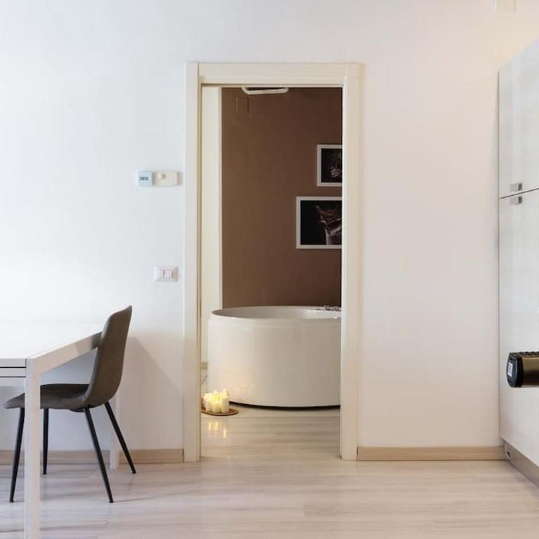 Flat with whirlpool bath in the historic centre - Appartamento con 1 Camera da Letto - 4