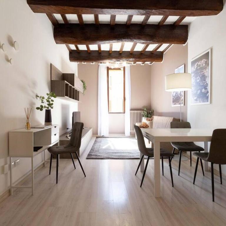 Flat with whirlpool bath in the historic centre - Appartamento con 1 Camera da Letto - 2