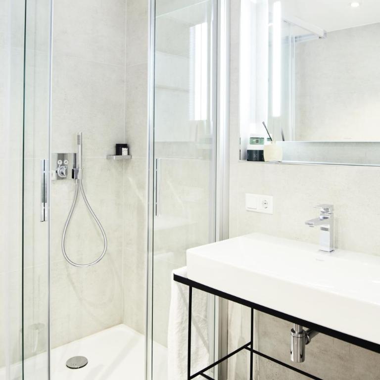 Design- und Kunsthotel München - Deluxe Doppelzimmer - 10