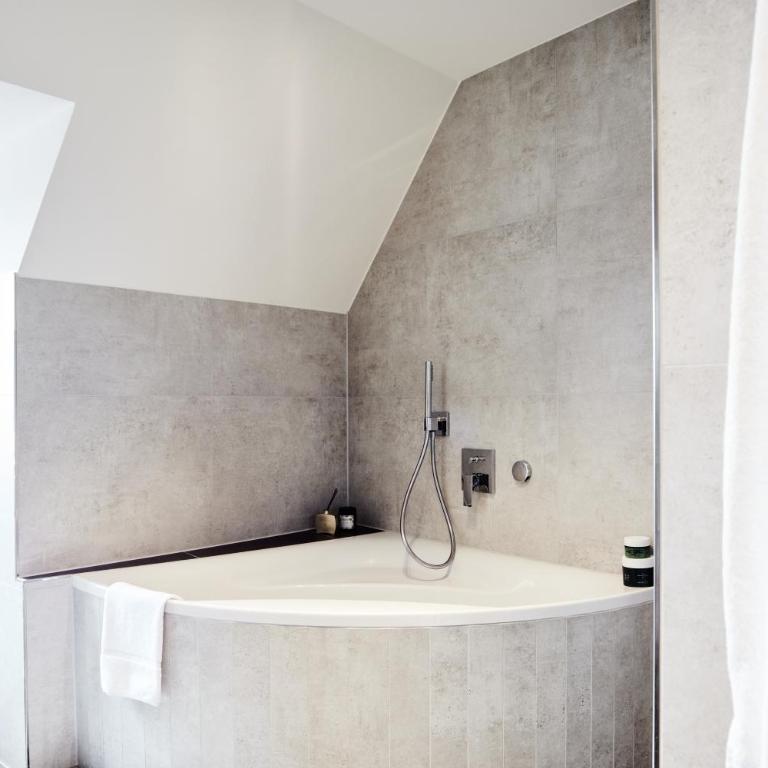 Design- und Kunsthotel München - Superior Suite - 8