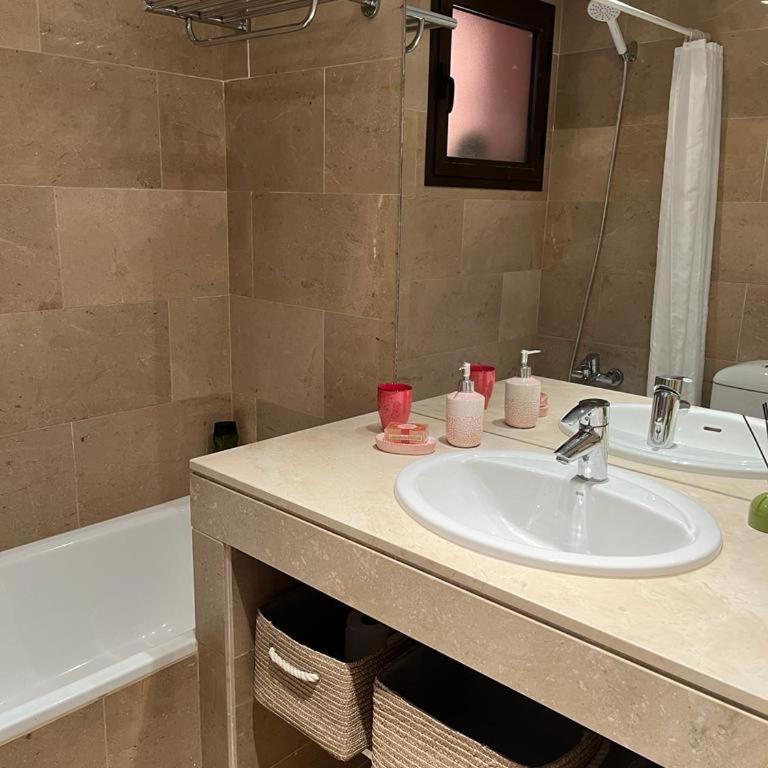 Flamingo Apartment Coto Real La Duquesa - Apartamento con terraza - 38