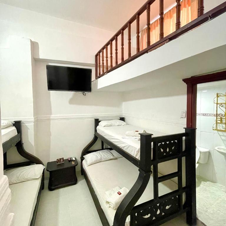 Hotel Mangata - Standard Family Room - 2