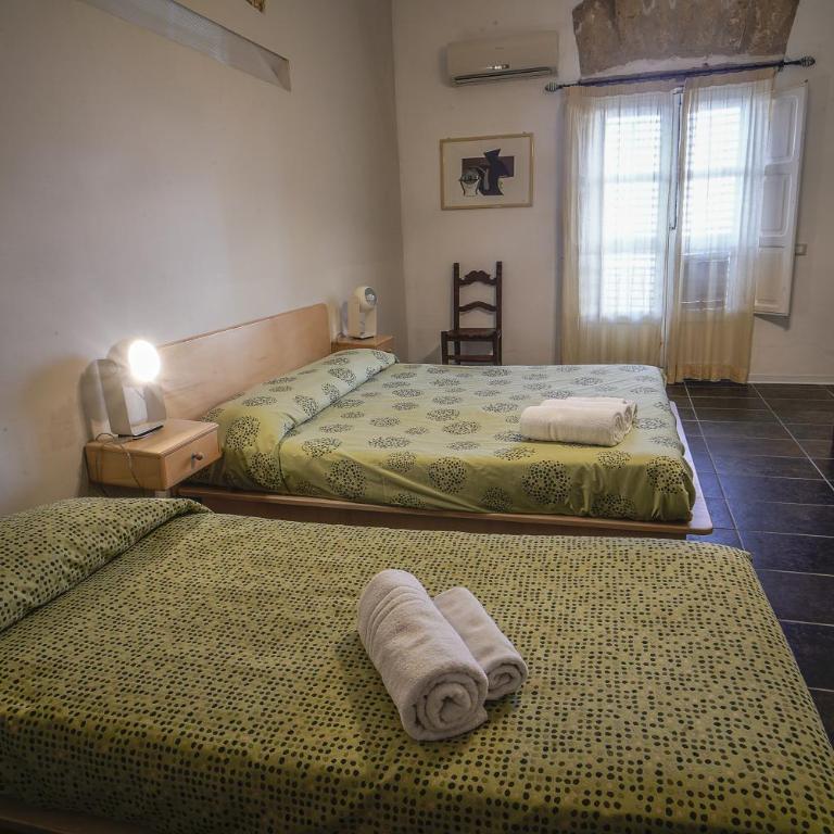 Casa Lerux - Camera Familiare con Bagno Privato - 11