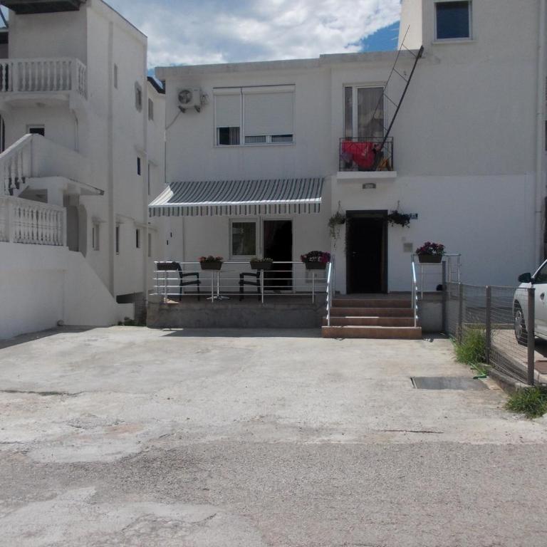 Apartments Idolga - Apartment with Balcony - 1