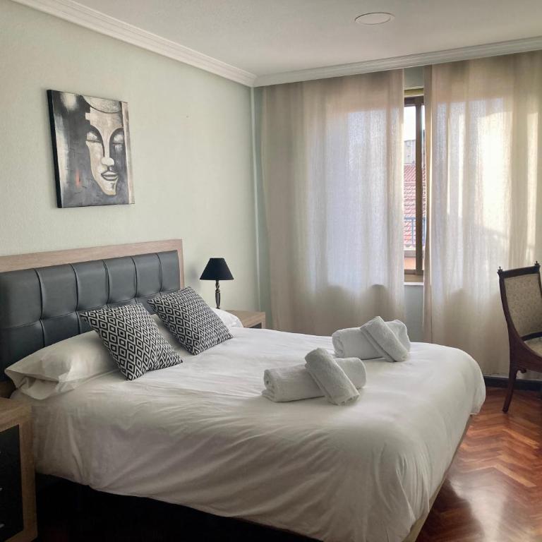 Apartamentos Azafranal-PARKING GRATIS- - Apartamento Deluxe - 28