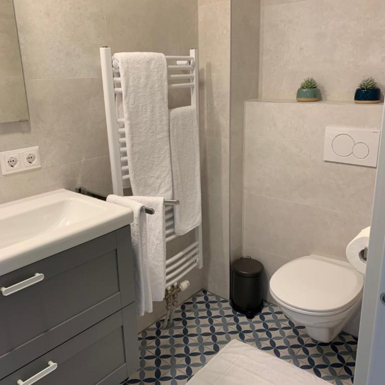 Motel55 - nettes Hotel mit Self Check-In in Villach, Warmbad - Apartment mit Terrasse - 3
