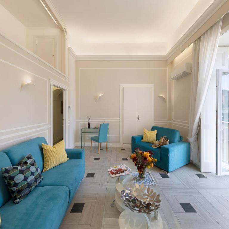 YourHome - Royal Blue Suite - One-Bedroom Apartment - 4