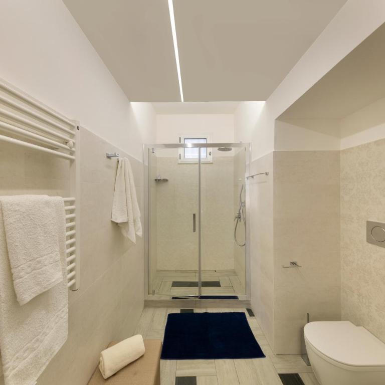 YourHome - Royal Blue Suite - One-Bedroom Apartment - 19