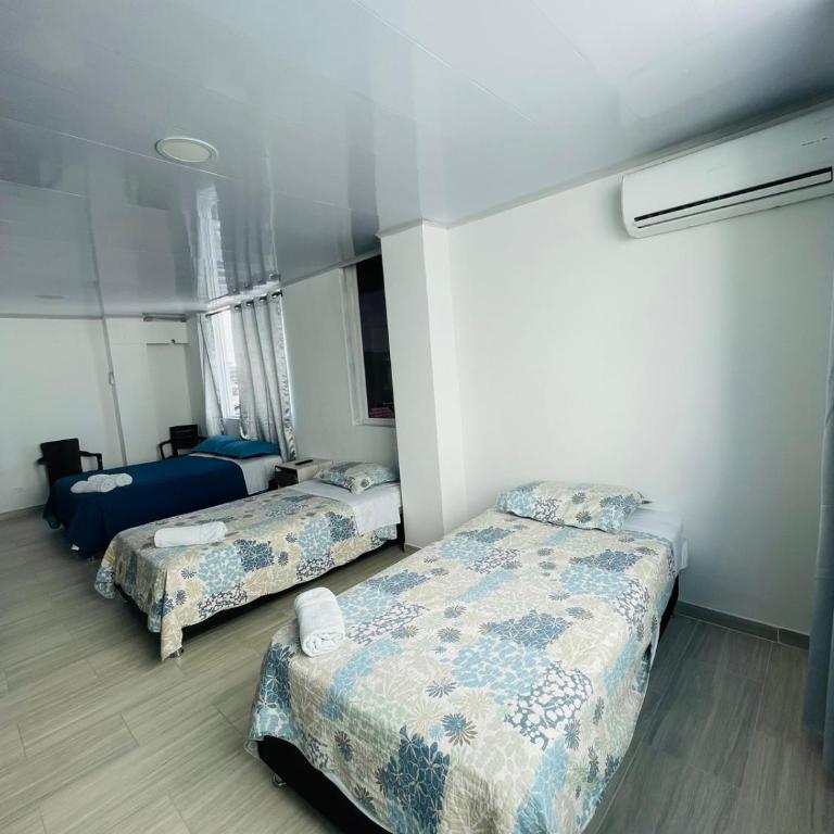 BLUE ISLAND HOTEL - Habitación Cuádruple Clásica - 2
