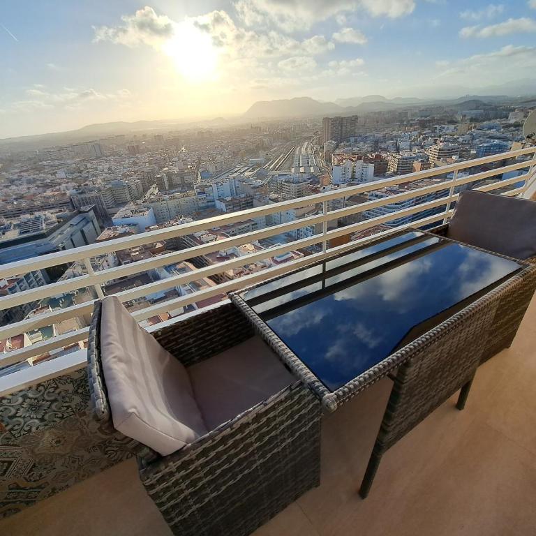 Alicante Skylights Apartments - Studio Apartment (29th floor with Sea View) - 6