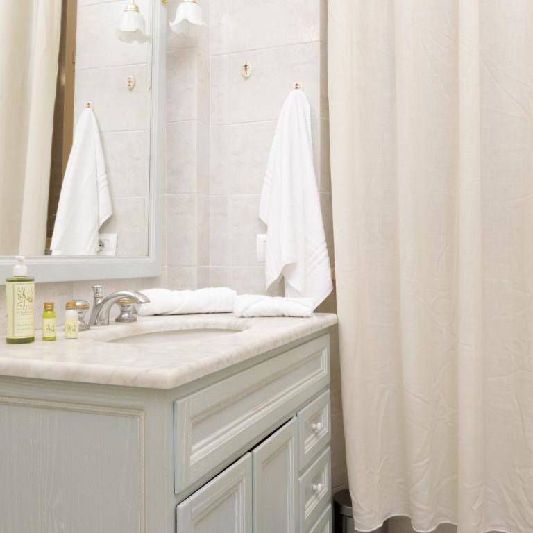 Da Rita Affittacamere - Camera Tripla con Bagno Privato Esterno - 1