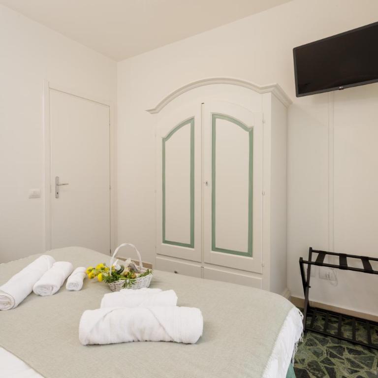 Da Rita Affittacamere - Camera Matrimoniale con Bagno Privato Esterno - 3