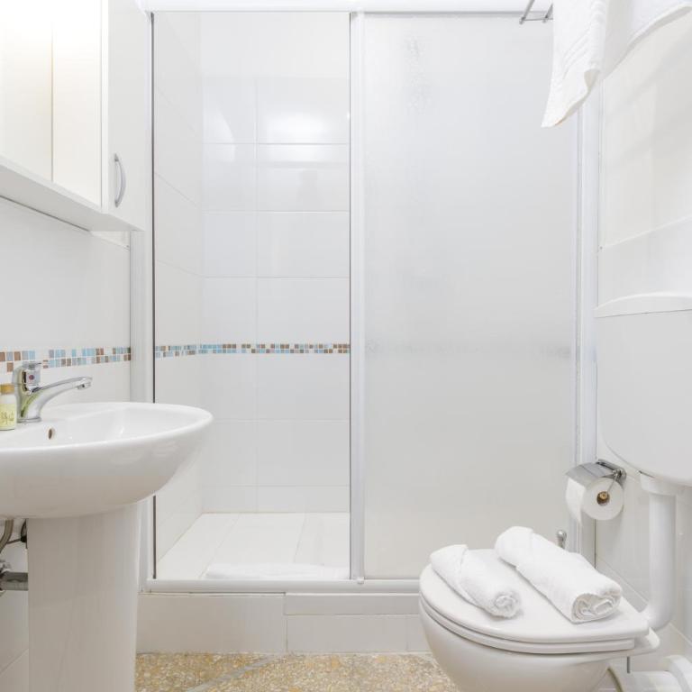 Da Rita Affittacamere - Camera Matrimoniale con Bagno Privato - 3