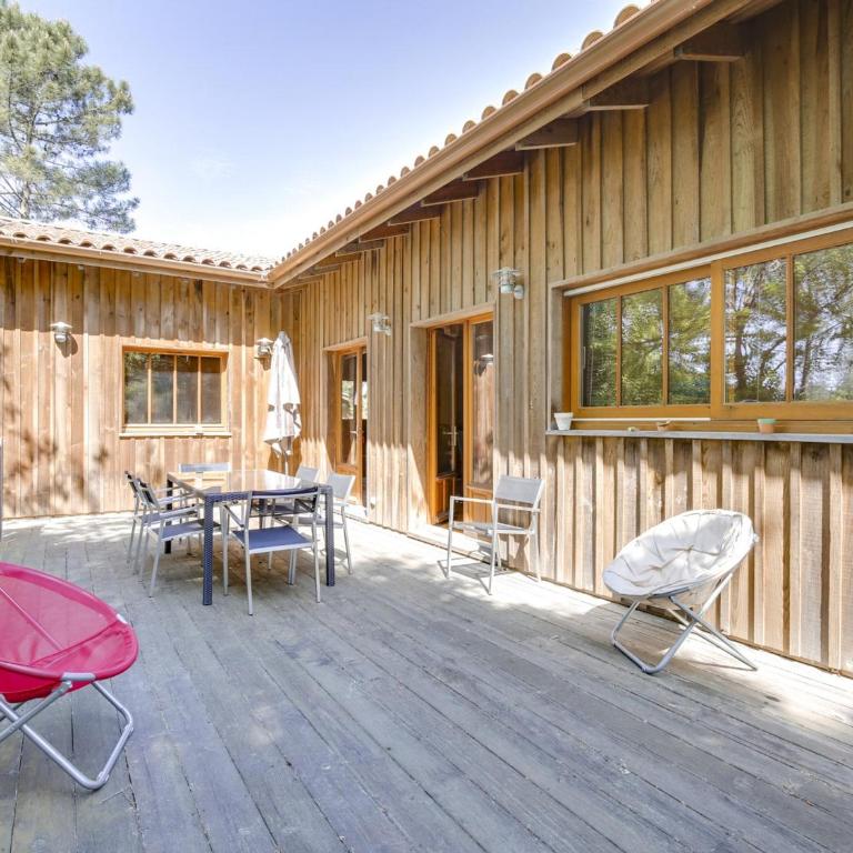 Belle villa en bois 6 personnes avec terrasse et Wi-Fi à Biscarrosse - FR-1-521-71 - Maison de Vacances (6 Adultes) - 1