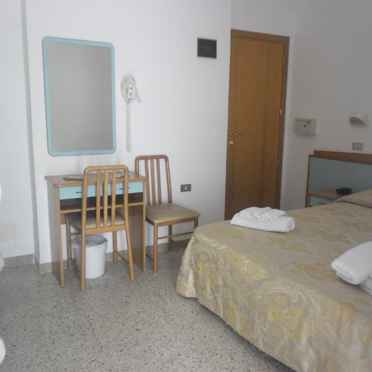 Hotel Busignani - Camera Quadrupla - 3