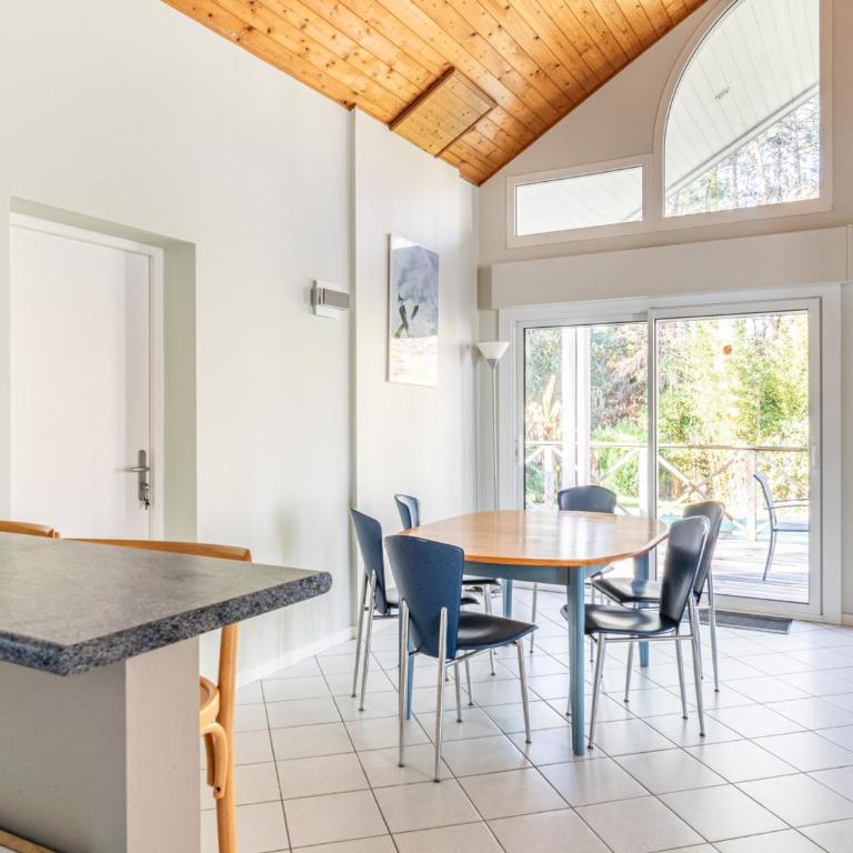 Villa avec piscine privée, jardin clôturé et WIFI à Biscarrosse - Idéale pour 6 personnes - FR-1-521-192 - Maison de Vacances - 5