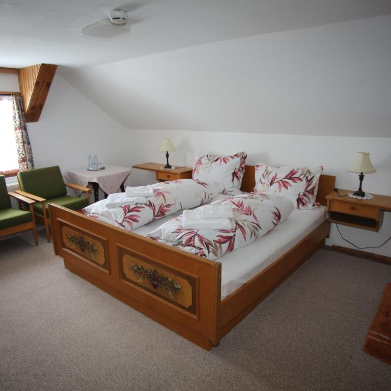 Gasthof Auerhahn - Doppelzimmer mit Gemeinschaftsbad - 6