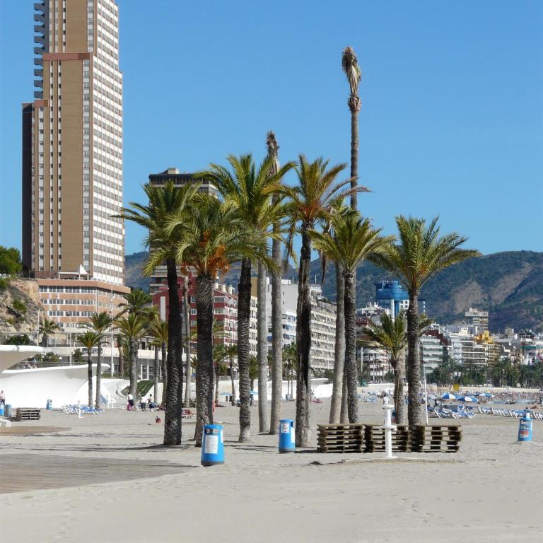 Apartamentos Beni-Beach - Apartamento de 3 dormitorios con vistas al mar (4-6 adultos) - 1