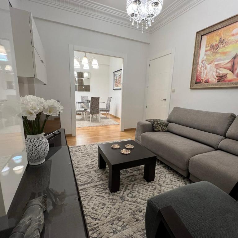 Céntrico Apartamento con parking - Apartamento de 3 dormitorios (6 adultos) - 3