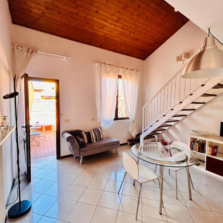 Falcone 22 - Appartamento su 2 Livelli con Balcone - 1