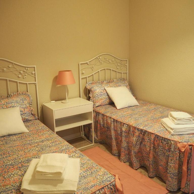 Cal Xambu - Three-Bedroom Apartment - 10