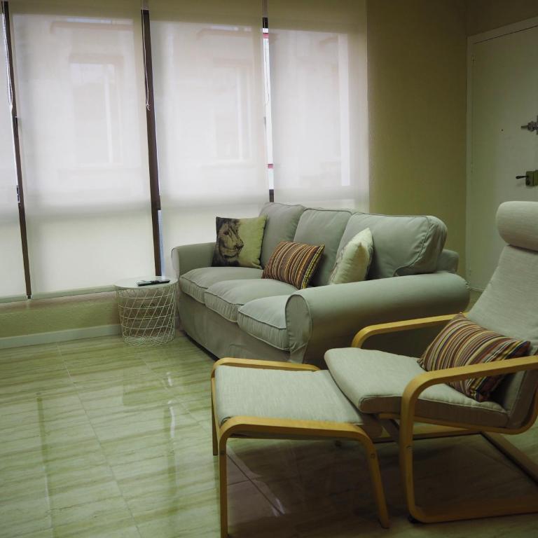 Cal Xambu - Three-Bedroom Apartment - 32