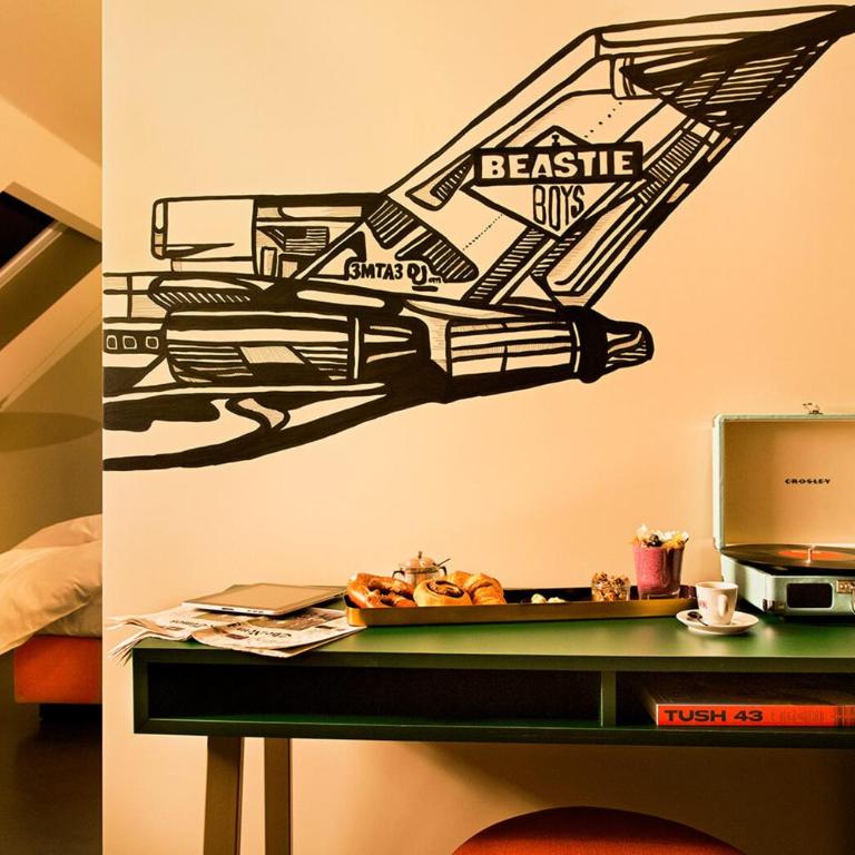 JAMS Music Hotel Munich - Deluxe Doppelzimmer - 7