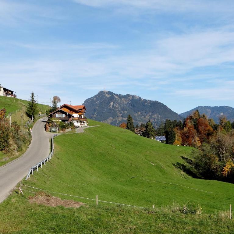 MEB Appartement, luxuriöses Appartement, im Chalet-Stil nur für Zwei, mit privater Sauna im Oberallgäu - Apartment mit Blick auf die Berge - 14