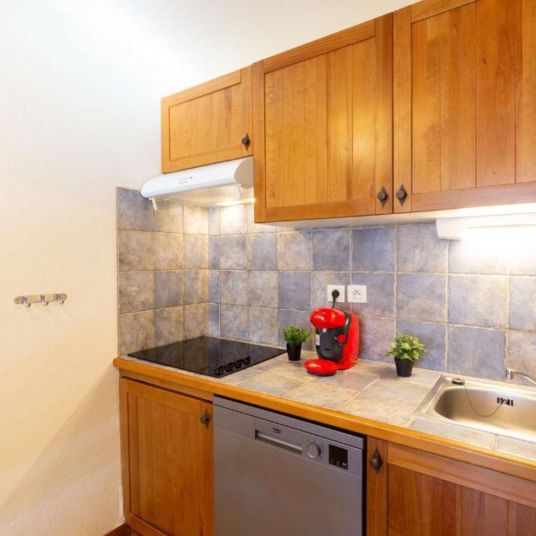 Appartement central à Saint-Lary avec piscine, sauna et parking sécurisé - FR-1-296-398 - Appartement - 5