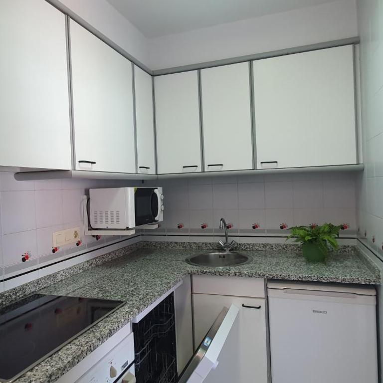 Blaumar B38 - Two-Bedroom Apartment - 13