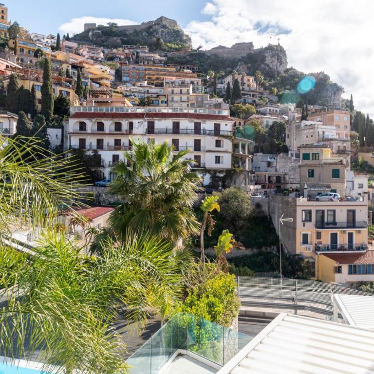 MINERVA LUXURY TOWN CENTER , POOL AND PARKING - Two-Bedroom Apartment - 24