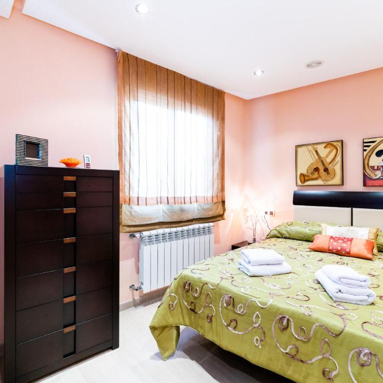 Wekey Homes Granada, Ático Panorámico Puerta Real - Three-Bedroom Apartment - 20