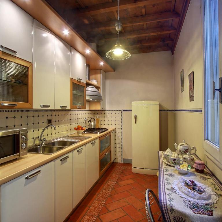 Pergola Apartment - Two-Bedroom Apartment with Balcony - 5
