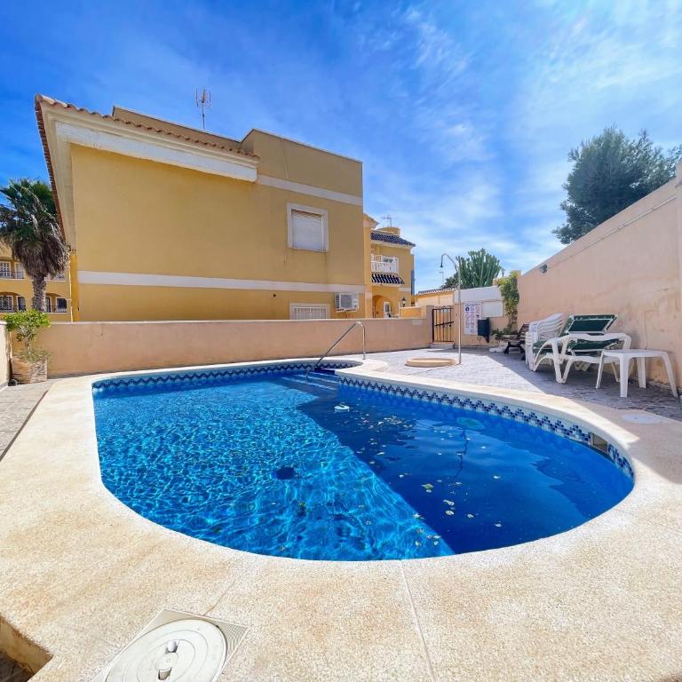 Pleasant 4 Bedroom Townhouse with Com Pool VM7 - Casa - 47