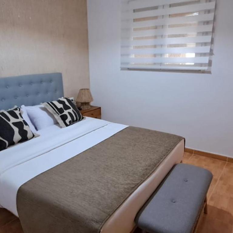 Edificio Amarillo en el Barrio - Apartment with Balcony - 3