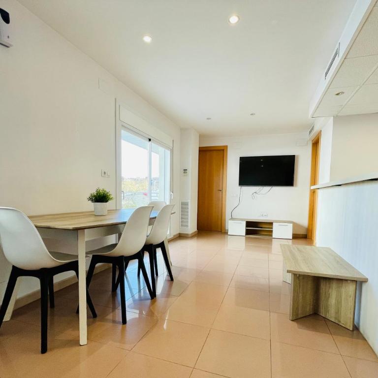 COSTA DAURADA APARTAMENTS - Royal 109 Luxe - Two-Bedroom Apartment - 9