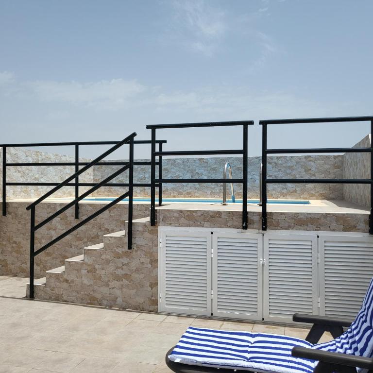 Ático dúplex con piscina privada y vistas al mar en Paraíso de Vera! - Apartamento de 2 dormitorios - 3