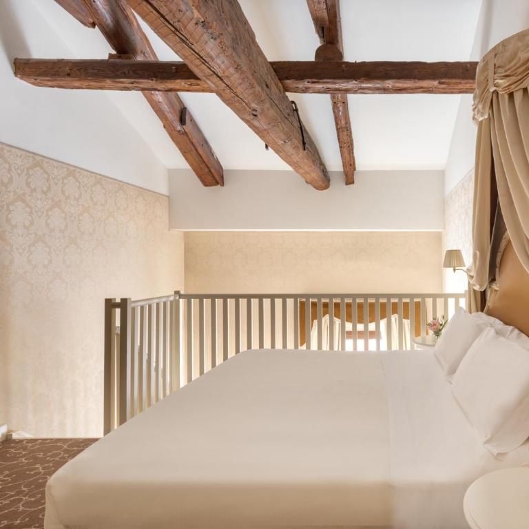 Maison Venezia | UNA Esperienze - Suite su 2 Livelli con Mezzanino e Divano Letto - 3