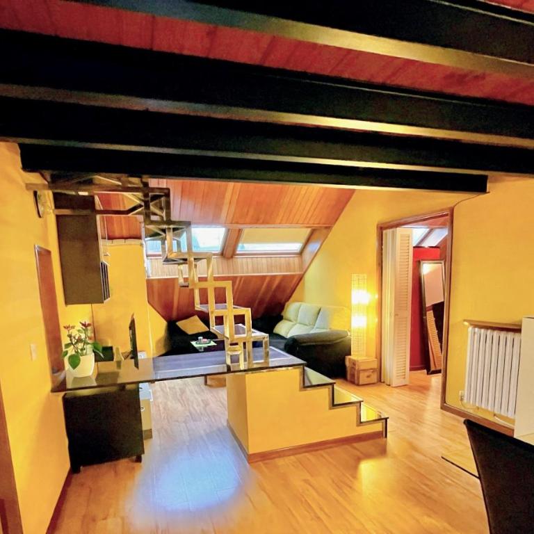 Buhardilla original - Apartamento de 2 dormitorios - 1