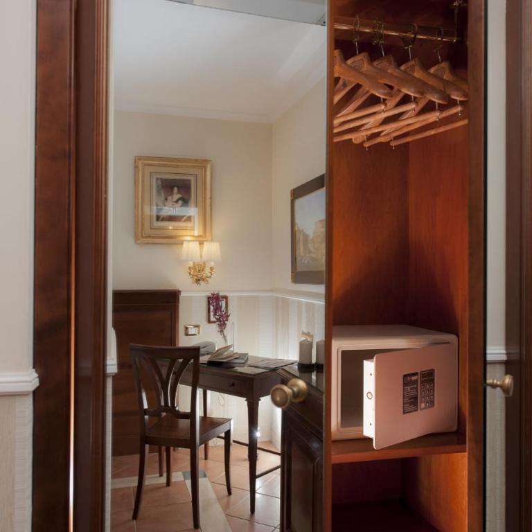 Hotel Des Artistes Roma - Camera Tripla - 2