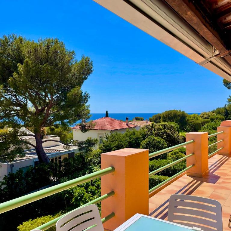 BASTIDE d'Azur 160m2 - Double Terrasse vue Cap Canaille - Villa - 3