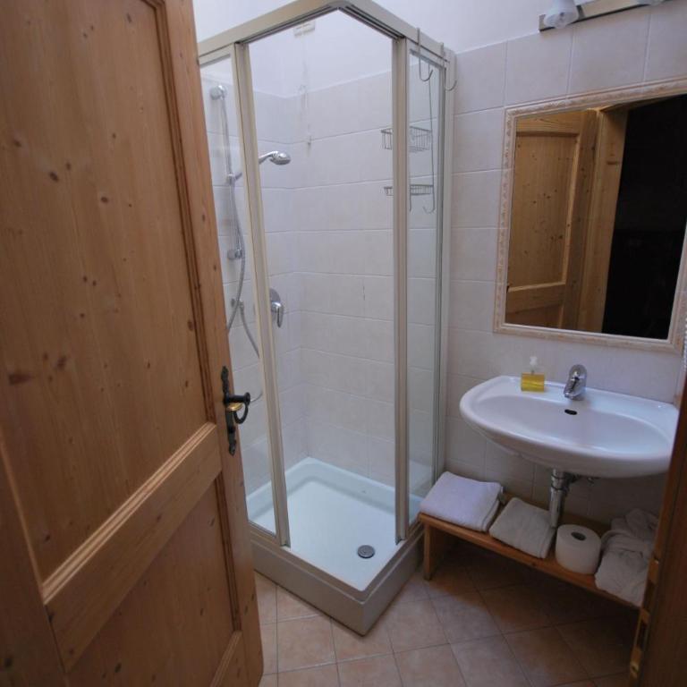 Agriturismo Maso Corradini - Camera Matrimoniale con Balcone (2 Adulti + 1 Bambino) - 6