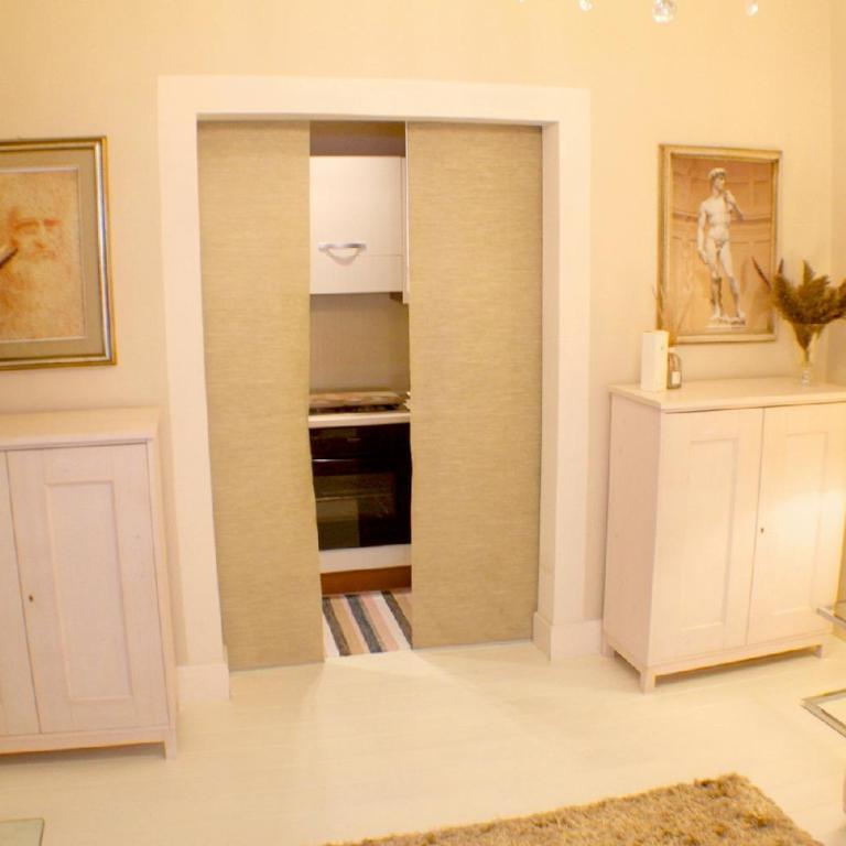 White Florence Suite - One-Bedroom Apartment - 8