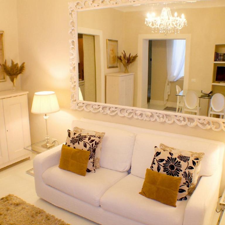 White Florence Suite - One-Bedroom Apartment - 1
