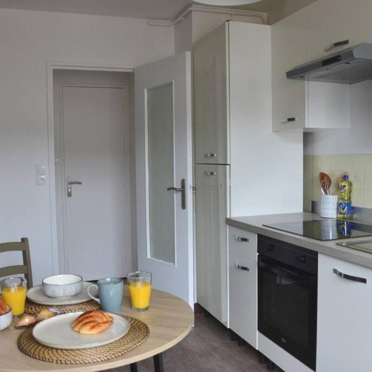Le Chaleureux, centre-ville l Parking privé dans une résidence & Netflix - Appartement 1 Chambre avec Balcon - 10