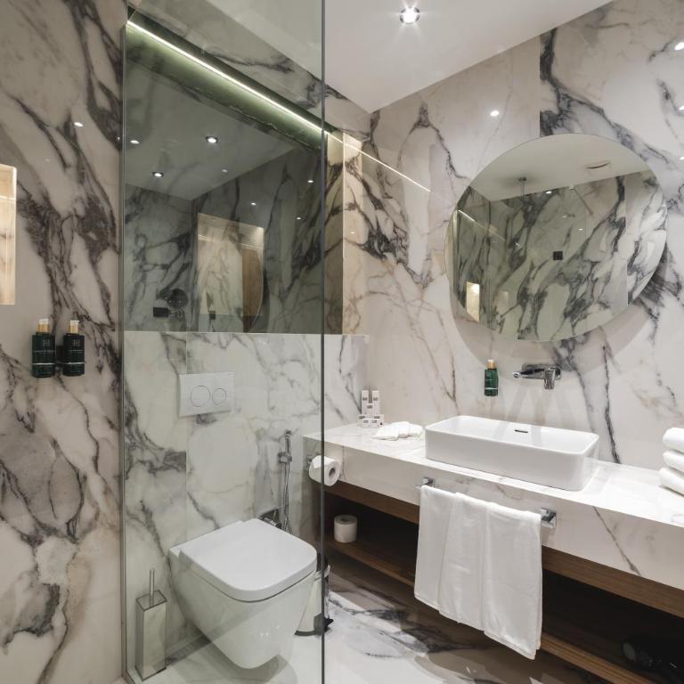 Bristol Hotel Podgorica - Standard Triple Room - 6